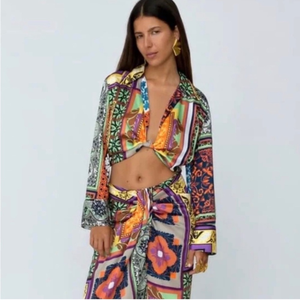 Zara printed crop blouse - never worn - Picture 3 of 7